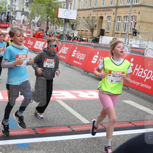 25.04.2026 - Das Zehntel Strokosch-Dieckow http://msf.ph/oto/9630399 25.04.2026 10:52:03 Ziel 5415, 5500, 5517, 5761, 6055, 6068, 6077, 6083, 6097, 6124, 6342, 6712, 6721, 6917, 6936, 6942, 6951, 7545, 7880, 7910, 7913, 8023, 8039 meine-sportfotos.de