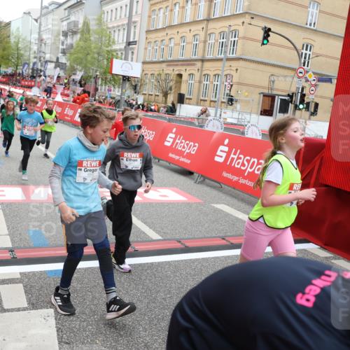 25.04.2026 - Das Zehntel Strokosch-Dieckow http://msf.ph/oto/9630413 25.04.2026 10:52:03 Ziel 5415, 5500, 5517, 5761, 6055, 6068, 6077, 6083, 6097, 6124, 6342, 6712, 6721, 6917, 6936, 6942, 6951, 7545, 7880, 7910, 7913, 8023, 8039 meine-sportfotos.de