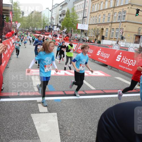 25.04.2026 - Das Zehntel Strokosch-Dieckow http://msf.ph/oto/9630464 25.04.2026 10:52:04 Ziel 5415, 5500, 5517, 5761, 6055, 6068, 6077, 6083, 6097, 6124, 6342, 6712, 6721, 6917, 6936, 6942, 6951, 7545, 7880, 7910, 7973, 8023, 8039 meine-sportfotos.de