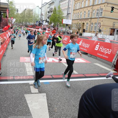 25.04.2026 - Das Zehntel Strokosch-Dieckow http://msf.ph/oto/9630474 25.04.2026 10:52:04 Ziel 5415, 5500, 5517, 5761, 6055, 6068, 6077, 6083, 6097, 6124, 6342, 6712, 6721, 6917, 6936, 6942, 6951, 7545, 7880, 7910, 7973, 8023, 8039 meine-sportfotos.de