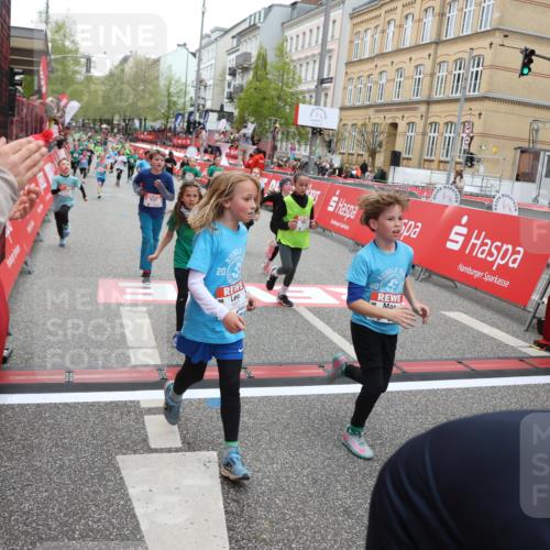25.04.2026 - Das Zehntel Strokosch-Dieckow http://msf.ph/oto/9630481 25.04.2026 10:52:04 Ziel 5415, 5500, 5517, 5761, 6055, 6068, 6077, 6083, 6097, 6124, 6342, 6712, 6721, 6917, 6936, 6942, 6951, 7545, 7880, 7910, 7973, 8023, 8039 meine-sportfotos.de