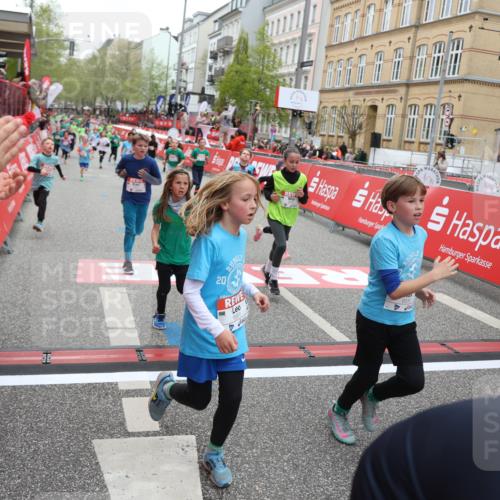 25.04.2026 - Das Zehntel Strokosch-Dieckow http://msf.ph/oto/9630491 25.04.2026 10:52:04 Ziel 5415, 5500, 5517, 5761, 6055, 6068, 6077, 6083, 6097, 6124, 6342, 6712, 6721, 6917, 6936, 6942, 6951, 7545, 7880, 7910, 7973, 8023, 8039 meine-sportfotos.de