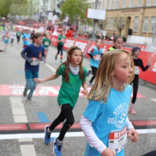25.04.2026 - Das Zehntel Strokosch-Dieckow http://msf.ph/oto/9630498 25.04.2026 10:52:05 Ziel 5415, 5500, 5517, 5761, 6055, 6068, 6077, 6083, 6097, 6124, 6712, 6721, 6917, 6936, 6942, 6951, 6957, 7545, 7880, 7910, 7952, 7973, 8023, 8039 meine-sportfotos.de