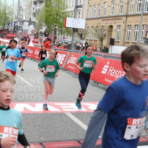 25.04.2026 - Das Zehntel Strokosch-Dieckow http://msf.ph/oto/9630548 25.04.2026 10:52:06 Ziel 5415, 5688, 5761, 6055, 6068, 6077, 6083, 6124, 6659, 6712, 6721, 6917, 6936, 6942, 6951, 6957, 7545, 7880, 7910, 7952, 7973, 8023, 8039 meine-sportfotos.de