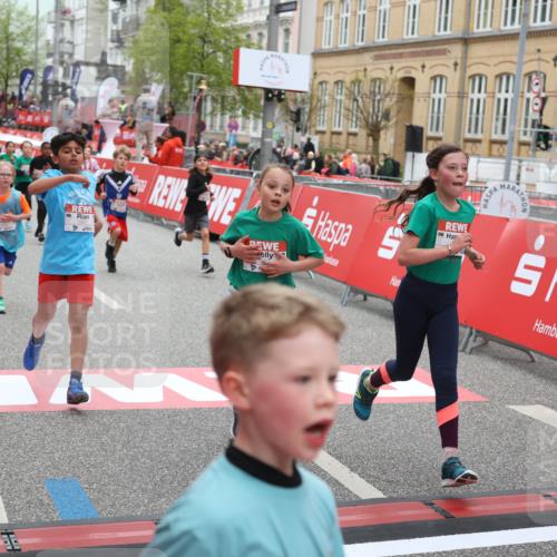 25.04.2026 - Das Zehntel Strokosch-Dieckow http://msf.ph/oto/9630564 25.04.2026 10:52:07 Ziel 5120, 5415, 5518, 5688, 5753, 5761, 6055, 6068, 6077, 6083, 6124, 6659, 6691, 6712, 6721, 6917, 6936, 6942, 6951, 6957, 7545, 7880, 7910, 7952, 7973, 8039 meine-sportfotos.de
