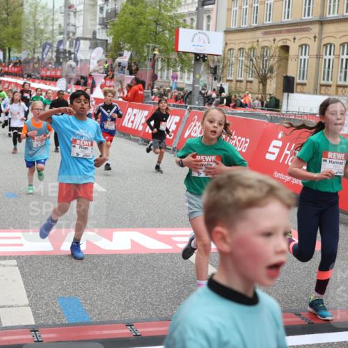 25.04.2026 - Das Zehntel Strokosch-Dieckow http://msf.ph/oto/9630576 25.04.2026 10:52:07 Ziel 5120, 5415, 5518, 5688, 5753, 5761, 6055, 6068, 6077, 6083, 6124, 6659, 6691, 6712, 6721, 6917, 6936, 6942, 6951, 6957, 7545, 7880, 7910, 7952, 7973, 8039 meine-sportfotos.de