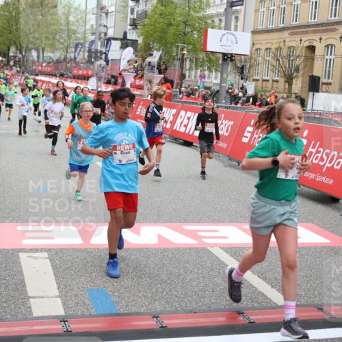 25.04.2026 - Das Zehntel Strokosch-Dieckow http://msf.ph/oto/9630582 25.04.2026 10:52:07 Ziel 5120, 5415, 5518, 5688, 5753, 5761, 6055, 6068, 6077, 6083, 6124, 6659, 6691, 6712, 6721, 6917, 6936, 6942, 6951, 6957, 7545, 7880, 7910, 7952, 7973, 8039 meine-sportfotos.de
