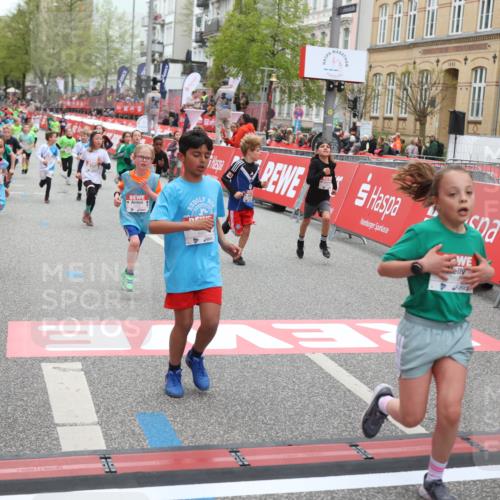 25.04.2026 - Das Zehntel Strokosch-Dieckow http://msf.ph/oto/9630598 25.04.2026 10:52:07 Ziel 5120, 5415, 5518, 5688, 5753, 5761, 6055, 6068, 6077, 6083, 6124, 6659, 6691, 6712, 6721, 6917, 6936, 6942, 6951, 6957, 7545, 7880, 7910, 7952, 7973, 8039 meine-sportfotos.de