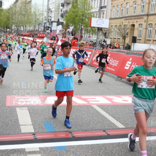 25.04.2026 - Das Zehntel Strokosch-Dieckow http://msf.ph/oto/9630611 25.04.2026 10:52:08 Ziel 5120, 5415, 5518, 5688, 5753, 5761, 6055, 6077, 6124, 6659, 6691, 6712, 6917, 6936, 6942, 6951, 6957, 7178, 7182, 7545, 7900, 7910, 7952, 7973, 8039 meine-sportfotos.de