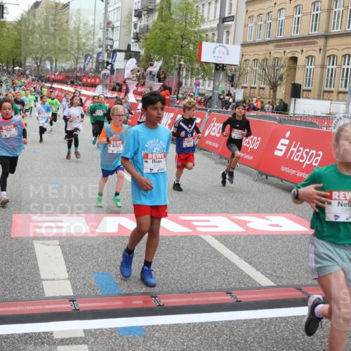 25.04.2026 - Das Zehntel Strokosch-Dieckow http://msf.ph/oto/9630622 25.04.2026 10:52:08 Ziel 5120, 5415, 5518, 5688, 5753, 5761, 6055, 6077, 6124, 6659, 6691, 6712, 6917, 6936, 6942, 6951, 6957, 7178, 7182, 7545, 7900, 7910, 7952, 7973, 8039 meine-sportfotos.de
