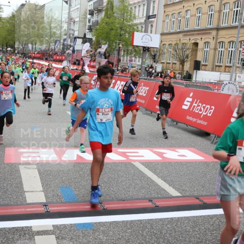 25.04.2026 - Das Zehntel Strokosch-Dieckow http://msf.ph/oto/9630627 25.04.2026 10:52:08 Ziel 5120, 5415, 5518, 5688, 5753, 5761, 6055, 6077, 6124, 6659, 6691, 6712, 6917, 6936, 6942, 6951, 6957, 7178, 7182, 7545, 7900, 7910, 7952, 7973, 8039 meine-sportfotos.de