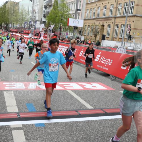 25.04.2026 - Das Zehntel Strokosch-Dieckow http://msf.ph/oto/9630643 25.04.2026 10:52:08 Ziel 5120, 5415, 5518, 5688, 5753, 5761, 6055, 6077, 6124, 6659, 6691, 6712, 6917, 6936, 6942, 6951, 6957, 7178, 7182, 7545, 7900, 7910, 7952, 7973, 8039 meine-sportfotos.de