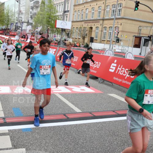 25.04.2026 - Das Zehntel Strokosch-Dieckow http://msf.ph/oto/9630650 25.04.2026 10:52:08 Ziel 5120, 5415, 5518, 5688, 5753, 5761, 6055, 6077, 6124, 6659, 6691, 6712, 6917, 6936, 6942, 6951, 6957, 7178, 7182, 7545, 7900, 7910, 7952, 7973, 8039 meine-sportfotos.de