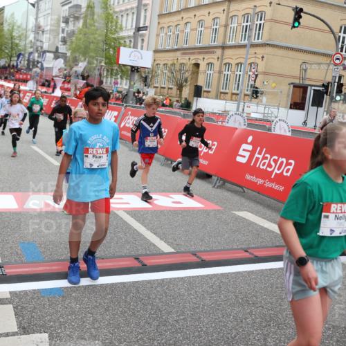 25.04.2026 - Das Zehntel Strokosch-Dieckow http://msf.ph/oto/9630656 25.04.2026 10:52:08 Ziel 5120, 5415, 5518, 5688, 5753, 5761, 6055, 6077, 6124, 6659, 6691, 6712, 6917, 6936, 6942, 6951, 6957, 7178, 7182, 7545, 7900, 7910, 7952, 7973, 8039 meine-sportfotos.de