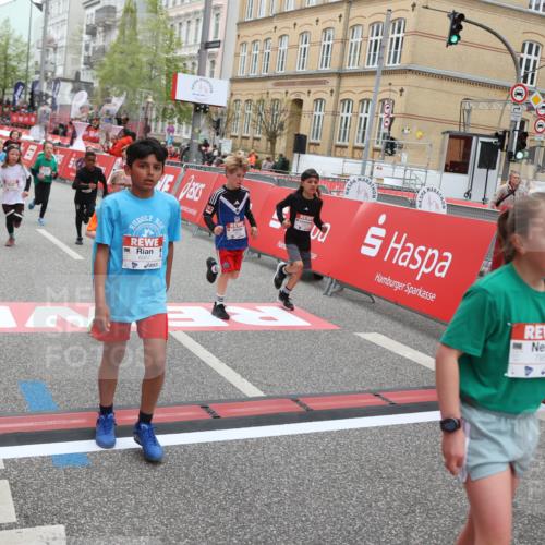25.04.2026 - Das Zehntel Strokosch-Dieckow http://msf.ph/oto/9630663 25.04.2026 10:52:08 Ziel 5120, 5415, 5518, 5688, 5753, 5761, 6055, 6077, 6124, 6659, 6691, 6712, 6917, 6936, 6942, 6951, 6957, 7178, 7182, 7545, 7900, 7910, 7952, 7973, 8039 meine-sportfotos.de