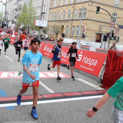 25.04.2026 - Das Zehntel Strokosch-Dieckow http://msf.ph/oto/9630676 25.04.2026 10:52:08 Ziel 5120, 5415, 5518, 5688, 5753, 5761, 6055, 6077, 6124, 6659, 6691, 6712, 6917, 6936, 6942, 6951, 6957, 7178, 7182, 7545, 7900, 7910, 7952, 7973, 8039 meine-sportfotos.de