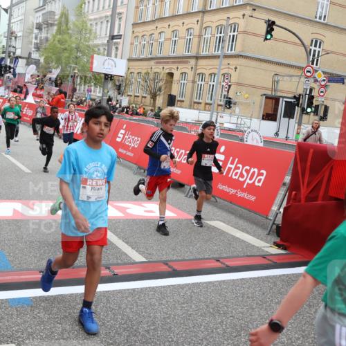 25.04.2026 - Das Zehntel Strokosch-Dieckow http://msf.ph/oto/9630682 25.04.2026 10:52:08 Ziel 5120, 5415, 5518, 5688, 5753, 5761, 6055, 6077, 6124, 6659, 6691, 6712, 6917, 6936, 6942, 6951, 6957, 7178, 7182, 7545, 7900, 7910, 7952, 7973, 8039 meine-sportfotos.de