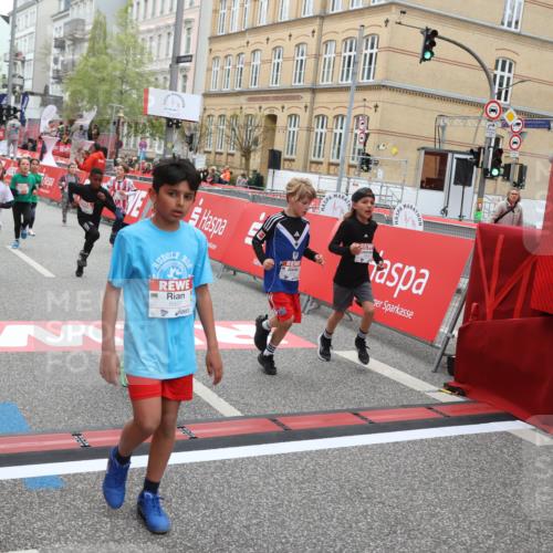 25.04.2026 - Das Zehntel Strokosch-Dieckow http://msf.ph/oto/9630691 25.04.2026 10:52:09 Ziel 5120, 5415, 5518, 5688, 5753, 5761, 6055, 6124, 6350, 6659, 6691, 6712, 6936, 6951, 6957, 7178, 7182, 7321, 7545, 7723, 7729, 7900, 7910, 7911, 7952, 7973, 8039 meine-sportfotos.de