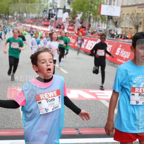 25.04.2026 - Das Zehntel Strokosch-Dieckow http://msf.ph/oto/9630702 25.04.2026 10:52:09 Ziel 5120, 5415, 5518, 5688, 5753, 5761, 6055, 6124, 6350, 6659, 6691, 6712, 6936, 6951, 6957, 7178, 7182, 7321, 7545, 7723, 7729, 7900, 7910, 7911, 7952, 7973, 8039 meine-sportfotos.de
