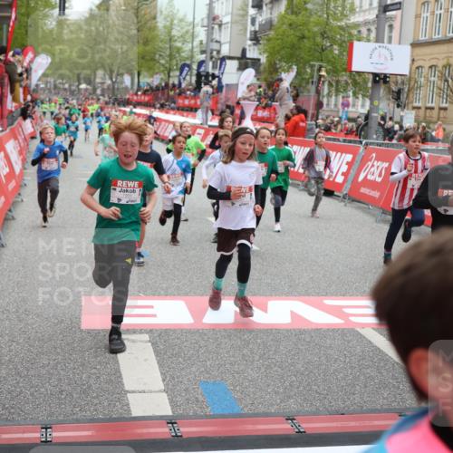 25.04.2026 - Das Zehntel Strokosch-Dieckow http://msf.ph/oto/9630726 25.04.2026 10:52:10 Ziel 5120, 5415, 5518, 5550, 5688, 5753, 5761, 6055, 6088, 6350, 6659, 6687, 6691, 6712, 6764, 6957, 7178, 7182, 7321, 7545, 7723, 7729, 7900, 7910, 7911, 7952, 7973, 8039 meine-sportfotos.de