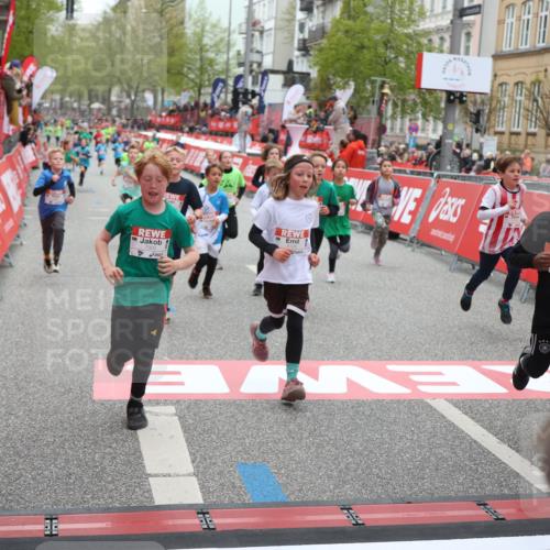 25.04.2026 - Das Zehntel Strokosch-Dieckow http://msf.ph/oto/9630733 25.04.2026 10:52:10 Ziel 5120, 5415, 5518, 5550, 5688, 5753, 5761, 6055, 6088, 6350, 6659, 6687, 6691, 6712, 6764, 6957, 7178, 7182, 7321, 7545, 7723, 7729, 7900, 7910, 7911, 7952, 7973, 8039 meine-sportfotos.de