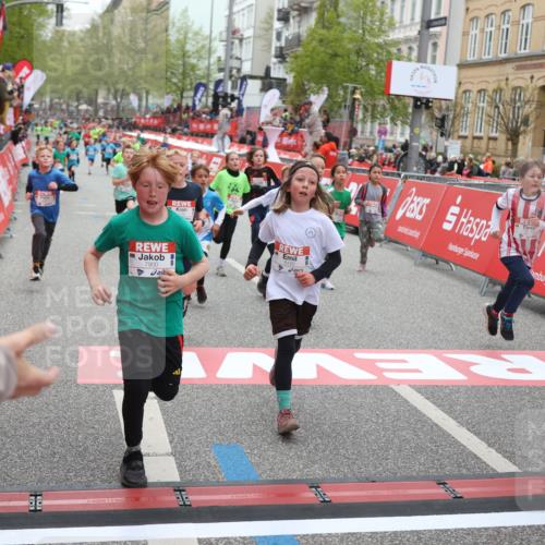 25.04.2026 - Das Zehntel Strokosch-Dieckow http://msf.ph/oto/9630738 25.04.2026 10:52:10 Ziel 5120, 5415, 5518, 5550, 5688, 5753, 5761, 6055, 6088, 6350, 6659, 6687, 6691, 6712, 6764, 6957, 7178, 7182, 7321, 7545, 7723, 7729, 7900, 7910, 7911, 7952, 7973, 8039 meine-sportfotos.de