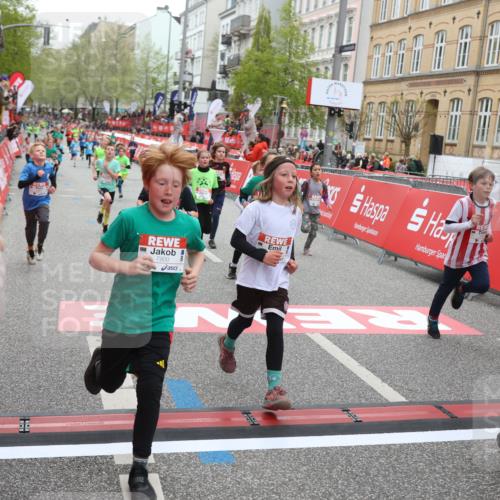 25.04.2026 - Das Zehntel Strokosch-Dieckow http://msf.ph/oto/9630761 25.04.2026 10:52:10 Ziel 5120, 5415, 5518, 5550, 5688, 5753, 5761, 6055, 6088, 6350, 6659, 6687, 6691, 6712, 6764, 6957, 7178, 7182, 7321, 7545, 7723, 7729, 7900, 7910, 7911, 7952, 7973, 8039 meine-sportfotos.de