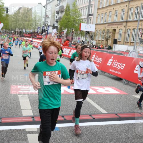 25.04.2026 - Das Zehntel Strokosch-Dieckow http://msf.ph/oto/9630771 25.04.2026 10:52:11 Ziel 5120, 5415, 5518, 5550, 5688, 5753, 5761, 6088, 6350, 6659, 6687, 6691, 6712, 6764, 6957, 7073, 7158, 7178, 7182, 7321, 7545, 7723, 7729, 7900, 7910, 7911, 7952, 7973 meine-sportfotos.de