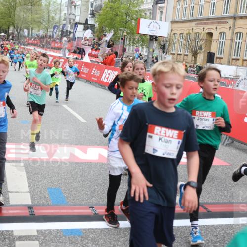 25.04.2026 - Das Zehntel Strokosch-Dieckow http://msf.ph/oto/9630783 25.04.2026 10:52:12 Ziel 5120, 5518, 5550, 5688, 5753, 6088, 6350, 6659, 6687, 6691, 6764, 6908, 6957, 7073, 7158, 7178, 7182, 7321, 7719, 7723, 7729, 7900, 7911, 7952, 7973 meine-sportfotos.de