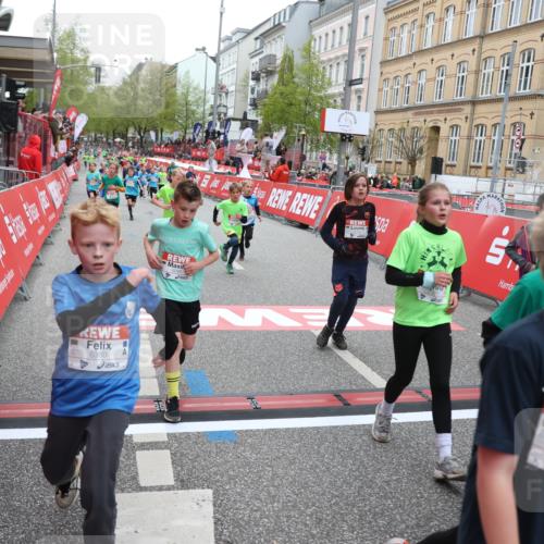 25.04.2026 - Das Zehntel Strokosch-Dieckow http://msf.ph/oto/9630817 25.04.2026 10:52:12 Ziel 5120, 5518, 5550, 5688, 5753, 6088, 6350, 6659, 6687, 6691, 6764, 6908, 6957, 7073, 7158, 7178, 7182, 7321, 7719, 7723, 7729, 7900, 7911, 7952, 7973 meine-sportfotos.de