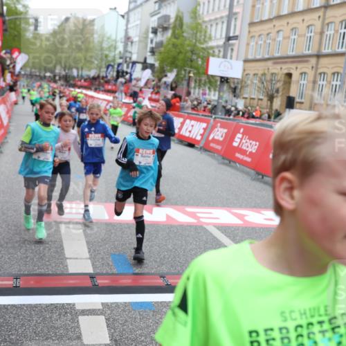 25.04.2026 - Das Zehntel Strokosch-Dieckow http://msf.ph/oto/9630892 25.04.2026 10:52:16 Ziel 5251, 5396, 5433, 5550, 5794, 5838, 6088, 6350, 6687, 6764, 6822, 6856, 6908, 7073, 7158, 7169, 7178, 7182, 7186, 7321, 7719, 7723, 7729, 7900, 7911, 7981 meine-sportfotos.de