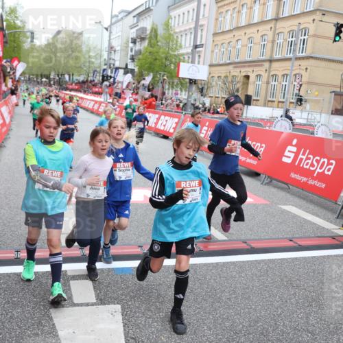 25.04.2026 - Das Zehntel Strokosch-Dieckow http://msf.ph/oto/9630930 25.04.2026 10:52:17 Ziel 5251, 5362, 5379, 5396, 5433, 5550, 5794, 5838, 6088, 6350, 6532, 6687, 6764, 6822, 6856, 6908, 7073, 7158, 7169, 7186, 7321, 7719, 7723, 7729, 7911, 7981 meine-sportfotos.de