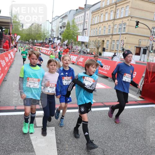 25.04.2026 - Das Zehntel Strokosch-Dieckow http://msf.ph/oto/9630946 25.04.2026 10:52:17 Ziel 5251, 5362, 5379, 5396, 5433, 5550, 5794, 5838, 6088, 6350, 6532, 6687, 6764, 6822, 6856, 6908, 7073, 7158, 7169, 7186, 7321, 7719, 7723, 7729, 7911, 7981 meine-sportfotos.de