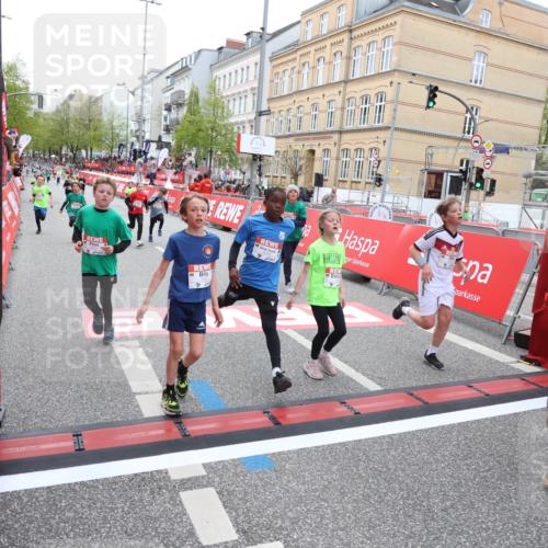 25.04.2026 - Das Zehntel Strokosch-Dieckow http://msf.ph/oto/9630968 25.04.2026 10:52:20 Ziel 5251, 5362, 5379, 5396, 5433, 5794, 5838, 6139, 6358, 6532, 6550, 6822, 6856, 6908, 7126, 7136, 7169, 7186, 7590, 7719, 7909, 7946, 7981 meine-sportfotos.de