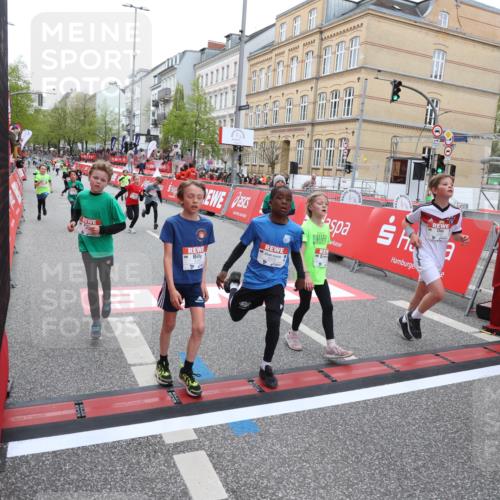 25.04.2026 - Das Zehntel Strokosch-Dieckow http://msf.ph/oto/9630978 25.04.2026 10:52:20 Ziel 5251, 5362, 5379, 5396, 5433, 5794, 5838, 6139, 6358, 6532, 6550, 6822, 6856, 6908, 7126, 7136, 7169, 7186, 7590, 7719, 7909, 7946, 7981 meine-sportfotos.de