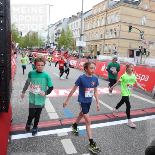 25.04.2026 - Das Zehntel Strokosch-Dieckow http://msf.ph/oto/9630999 25.04.2026 10:52:20 Ziel 5251, 5362, 5379, 5396, 5433, 5794, 5838, 6139, 6358, 6532, 6550, 6822, 6856, 6908, 7126, 7136, 7169, 7186, 7590, 7719, 7909, 7946, 7981 meine-sportfotos.de