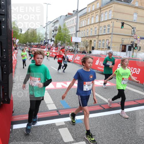 25.04.2026 - Das Zehntel Strokosch-Dieckow http://msf.ph/oto/9631005 25.04.2026 10:52:21 Ziel 5251, 5362, 5379, 5396, 5433, 5794, 5838, 6139, 6358, 6532, 6550, 6822, 6856, 7126, 7136, 7169, 7186, 7590, 7909, 7946, 7981 meine-sportfotos.de