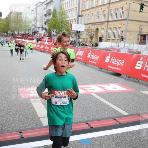 25.04.2026 - Das Zehntel Strokosch-Dieckow http://msf.ph/oto/9631051 25.04.2026 10:52:22 Ziel 5362, 5379, 5396, 5433, 5794, 5838, 6139, 6358, 6532, 6550, 6822, 6856, 7126, 7136, 7169, 7186, 7246, 7590, 7909, 7946 meine-sportfotos.de