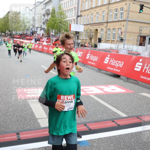 25.04.2026 - Das Zehntel Strokosch-Dieckow http://msf.ph/oto/9631056 25.04.2026 10:52:22 Ziel 5362, 5379, 5396, 5433, 5794, 5838, 6139, 6358, 6532, 6550, 6822, 6856, 7126, 7136, 7169, 7186, 7246, 7590, 7909, 7946 meine-sportfotos.de