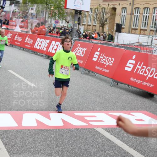25.04.2026 - Das Zehntel Strokosch-Dieckow http://msf.ph/oto/9631068 25.04.2026 10:52:23 Ziel 5362, 5379, 5396, 6139, 6358, 6532, 6550, 6822, 6856, 7126, 7136, 7150, 7246, 7590, 7909, 7946 meine-sportfotos.de