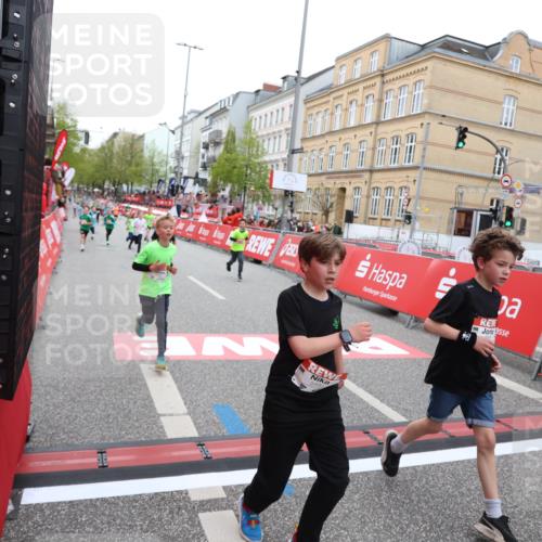 25.04.2026 - Das Zehntel Strokosch-Dieckow http://msf.ph/oto/9631157 25.04.2026 10:52:26 Ziel 5492, 5575, 6139, 6358, 6550, 6988, 7100, 7126, 7136, 7150, 7246, 7254, 7590, 7909, 7946 meine-sportfotos.de