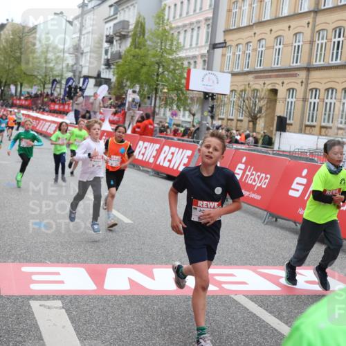 25.04.2026 - Das Zehntel Strokosch-Dieckow http://msf.ph/oto/9631176 25.04.2026 10:52:28 Ziel 5089, 5492, 5526, 5551, 5575, 6988, 7100, 7126, 7150, 7246, 7254, 7388, 7909 meine-sportfotos.de