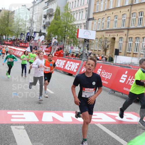 25.04.2026 - Das Zehntel Strokosch-Dieckow http://msf.ph/oto/9631178 25.04.2026 10:52:28 Ziel 5089, 5492, 5526, 5551, 5575, 6988, 7100, 7126, 7150, 7246, 7254, 7388, 7909 meine-sportfotos.de