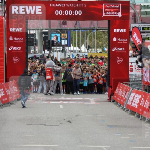 25.04.2026 - Das Zehntel Yannick Fuchs http://msf.ph/oto/9637385 25.04.2026 10:27:41 Allgemein zum Event 5, 00, 00, 00, 4, 2145, 42, 145, 10, 400 meine-sportfotos.de