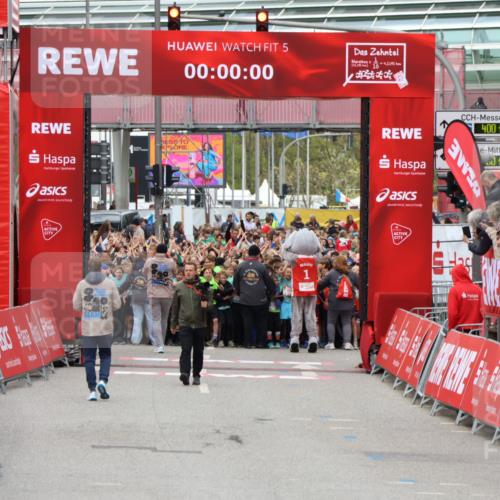 25.04.2026 - Das Zehntel Yannick Fuchs http://msf.ph/oto/9637387 25.04.2026 10:28:15 Allgemein zum Event 5, 00, 00, 00, 104, 2145, 40, 1, 400 meine-sportfotos.de