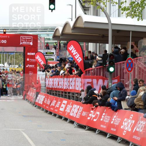 25.04.2026 - Das Zehntel Yannick Fuchs http://msf.ph/oto/9637397 25.04.2026 10:28:28 Allgemein zum Event 5, 00, 00, 00, 400, 6, 6926, 16, 340, 15 meine-sportfotos.de