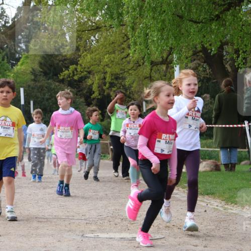 25.04.2026 - Das Zehntel Zöllner http://msf.ph/oto/9658882 25.04.2026 07:48:57 Laufen 1524, 3732, 3735, 2535 meine-sportfotos.de