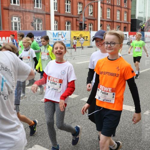 25.04.2026 - Das Zehntel Strokosch-Dieckow http://msf.ph/oto/9669222 25.04.2026 10:10:42 Allgemein zum Event 25, 5131, 5135 meine-sportfotos.de