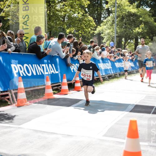 09.05.2026 - Störlauf H.Heesch http://msf.ph/oto/9670111 09.05.2026 13:02:05 Ziel 6016, 071, 6059 meine-sportfotos.de