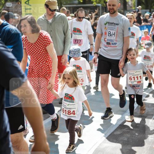 09.05.2026 - Störlauf H.Heesch http://msf.ph/oto/9670219 09.05.2026 13:03:06 Ziel 727, 55, 6111, 44, 6184 meine-sportfotos.de